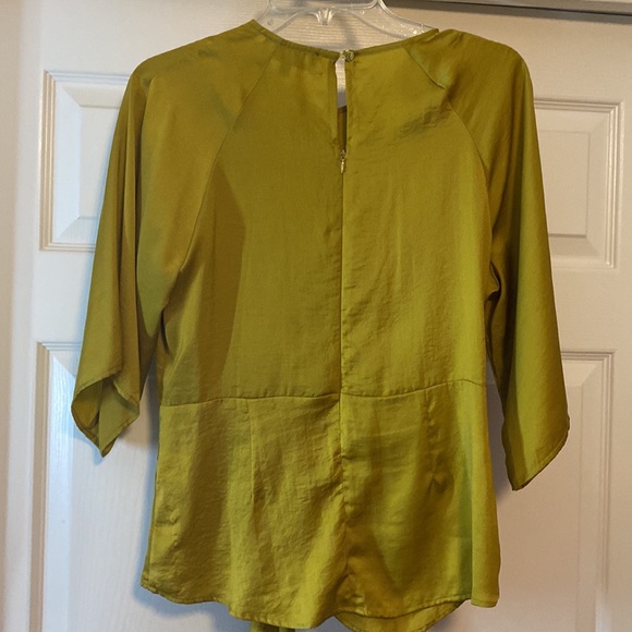 Chartreuse tie blouse - Picture 6 of 6